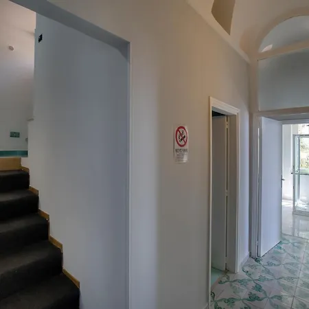 Apartment Design Sea View Accessible By 250 Steps