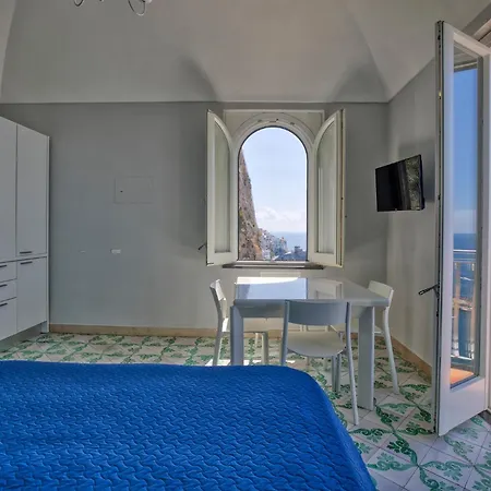 Apartment Design Sea View Accessible By 250 Steps